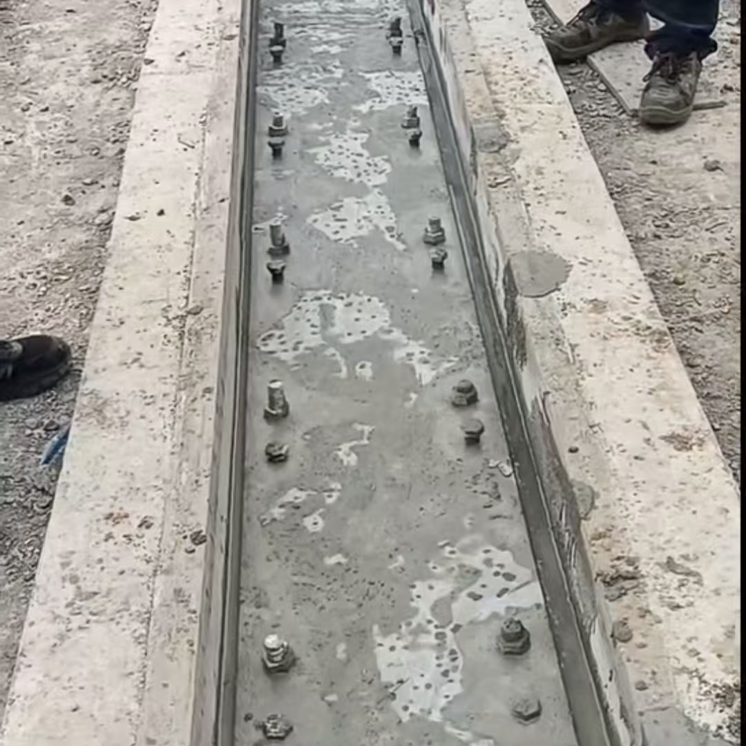 蕉城港口码头起重机龙门吊重型机械设备稳固用早强快凝轨道胶泥